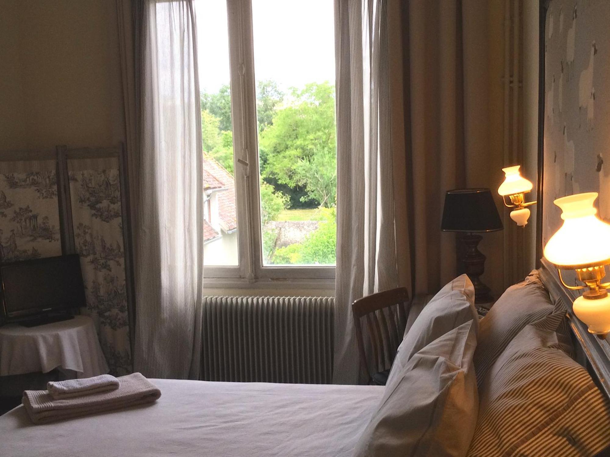 Le Logis Alexandra Bnb La Trimouille Exterior foto